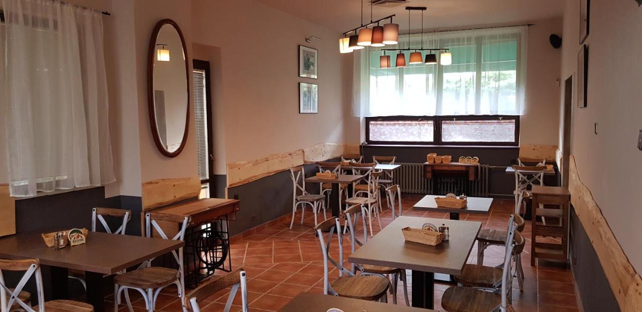 Kro & Restaurace Na Rychte